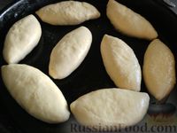Фото приготовления рецепта: Пирожки «Курочка Ряба» - шаг №15