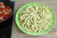 Фото приготовления рецепта: Паста с креветками, помидорами и соусом песто из цукини - шаг №14