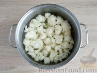 Фото приготовления рецепта: Цветная капуста в сырном кляре в духовке - шаг №3