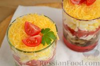 Фото приготовления рецепта: Слоеный салат с печёными баклажанами, помидорами и сыром - шаг №17
