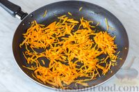 Фото приготовления рецепта: Печёночный салат с яичными блинчиками и солёными огурцами - шаг №9