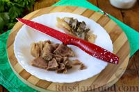 Фото приготовления рецепта: Рассольник по-ленинградски, с говядиной, рисом и томатной пастой - шаг №4