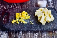 Фото приготовления рецепта: Овощной салат "Летний" с брынзой - шаг №5