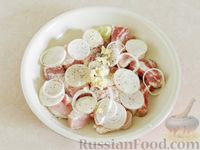 Фото приготовления рецепта: Свинина с овощами в духовке - шаг №3