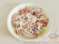 Фото приготовления рецепта: Свинина с овощами в духовке - шаг №4