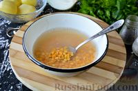 Фото приготовления рецепта: Гороховый суп с охотничьими колбасками и плавленым сыром - шаг №2