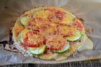 Фото приготовления рецепта: Пицца из цветной капусты с кабачками и помидорами - шаг №12