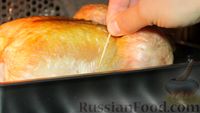 Фото приготовления рецепта: Курица, запечённая на соли (в духовке) - шаг №4