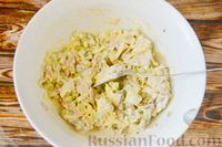 Фото приготовления рецепта: Салат с ветчиной, солёными огурцами, яйцами и сыром - шаг №6