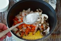 Фото приготовления рецепта: Сливочный суп с пшеном и грибами (в мультиварке) - шаг №5