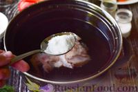 Фото приготовления рецепта: Куриный суп с шампиньонами и яблоком - шаг №2