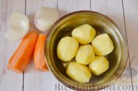 Фото приготовления рецепта: Томатный суп со свиными рёбрышками, чечевицей и копчёной грудинкой - шаг №4