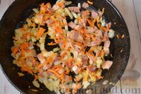 Фото приготовления рецепта: Томатный суп со свиными рёбрышками, чечевицей и копчёной грудинкой - шаг №8