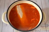 Фото приготовления рецепта: Томатный суп со свиными рёбрышками, чечевицей и копчёной грудинкой - шаг №14