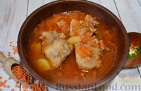 Фото приготовления рецепта: Томатный суп со свиными рёбрышками, чечевицей и копчёной грудинкой - шаг №16