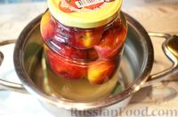 Фото приготовления рецепта: Компот из персиков на зиму - шаг №8