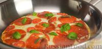 Фото приготовления рецепта: Пицца на сковороде - шаг №17