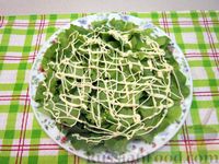 Фото приготовления рецепта: Мясной салат с яичными блинчиками и огурцами - шаг №16