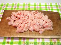 Фото приготовления рецепта: Кабачки, запечённые с куриным филе и помидорами - шаг №5