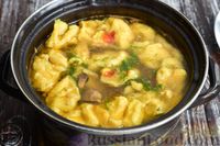 Фото приготовления рецепта: Куриный суп с шампиньонами и клёцками - шаг №17