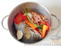 Фото приготовления рецепта: Рыбная солянка - шаг №5