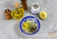 Фото приготовления рецепта: Салат из капусты с крабовыми палочками и огурцами - шаг №3