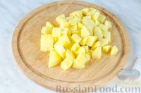 Фото приготовления рецепта: Сливочный суп с кукурузой, колбасой и картофелем - шаг №5