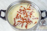 Фото приготовления рецепта: Сливочный суп с кукурузой, колбасой и картофелем - шаг №10