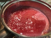 Фото приготовления рецепта: Джем из красной смородины и малины - шаг №10