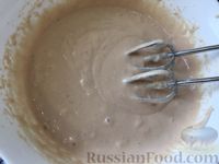 Фото приготовления рецепта: Манные кексы с соком малины и смородиновой глазурью - шаг №8