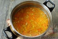 Фото приготовления рецепта: Суп из скумбрии с рисом, сметаной и розмарином - шаг №7