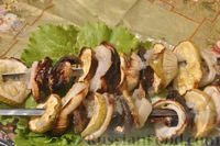 Фото к рецепту: Шашлык из овощей и грибов, с чесночной заправкой