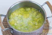 Фото приготовления рецепта: Суп-пюре из кабачка с чесноком - шаг №5