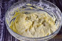 Фото приготовления рецепта: Творожный пирог с цедрой апельсина и шоколадной глазурью - шаг №11