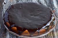 Фото приготовления рецепта: Творожный пирог с цедрой апельсина и шоколадной глазурью - шаг №16