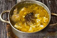Фото приготовления рецепта: Куриный суп с рисом и капустой - шаг №13