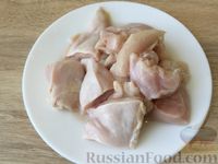 Фото приготовления рецепта: Курица в горшочке - шаг №2