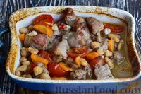 Фото приготовления рецепта: Мясо, томленное в вине, с фасолью, помидорами и морковью - шаг №12