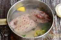 Фото приготовления рецепта: Салат "Алые паруса" с кальмарами и помидорами - шаг №4