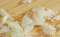 Фото приготовления рецепта: Капустный салат "Коул-сло" с сельдереем - шаг №4