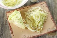 Фото приготовления рецепта: Салат из капусты, огурцов и яиц, со сметанно-горчичной заправкой - шаг №4