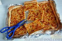 Фото приготовления рецепта: Закусочный пирог из лаваша с луком и сыром - шаг №15
