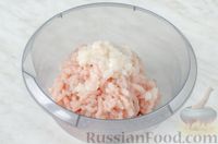 Фото приготовления рецепта: Шашлык из кабачков и куриных тефтелек, в духовке - шаг №4
