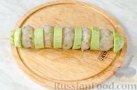 Фото приготовления рецепта: Шашлык из кабачков и куриных тефтелек, в духовке - шаг №10
