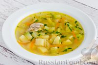 Фото к рецепту: Куриный суп с кабачком и вермишелью