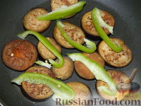Фото приготовления рецепта: Простое овощное рагу с курицей - шаг №3