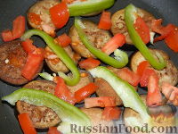 Фото приготовления рецепта: Простое овощное рагу с курицей - шаг №4
