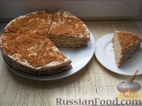 Фото к рецепту: Медовый торт со сгущенкой