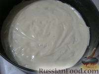 Фото приготовления рецепта: Медовый торт со сгущенкой - шаг №6