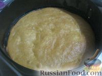 Фото приготовления рецепта: Медовый торт со сгущенкой - шаг №7